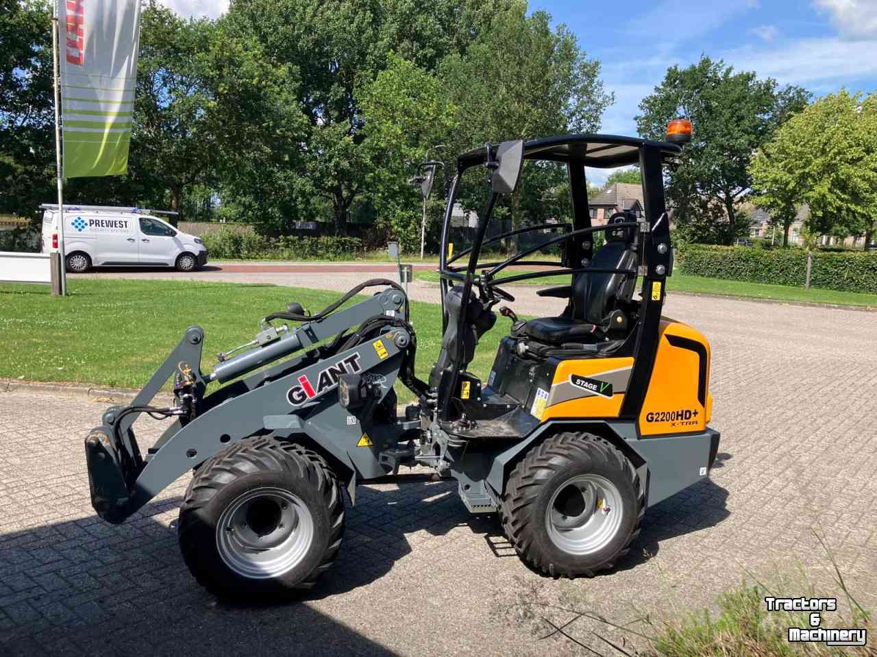 Shovel / Wiellader / Kniklader Giant G2200 HD X-tra