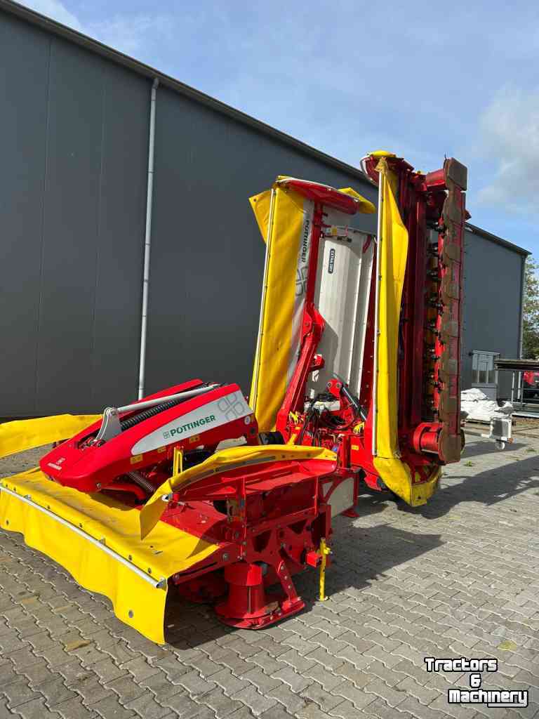 Maaier Pottinger Novacat V 9200 ED + 301 AM ED PRO.  Vlindermaaier. Tipple maaier