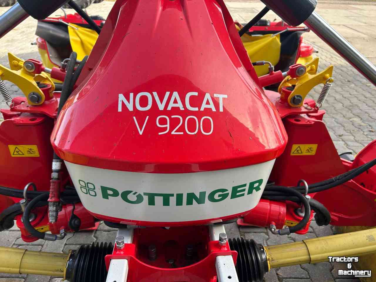 Maaier Pottinger Novacat V 9200 ED + 301 AM ED PRO.  Vlindermaaier. Tipple maaier