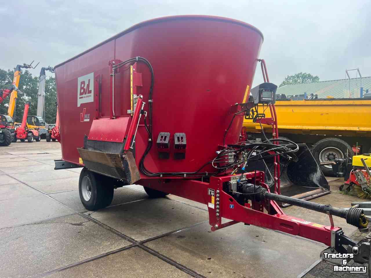 Voerverdeelwagen  / Voerdoseerwagen BVL Vmix plus 24-2S