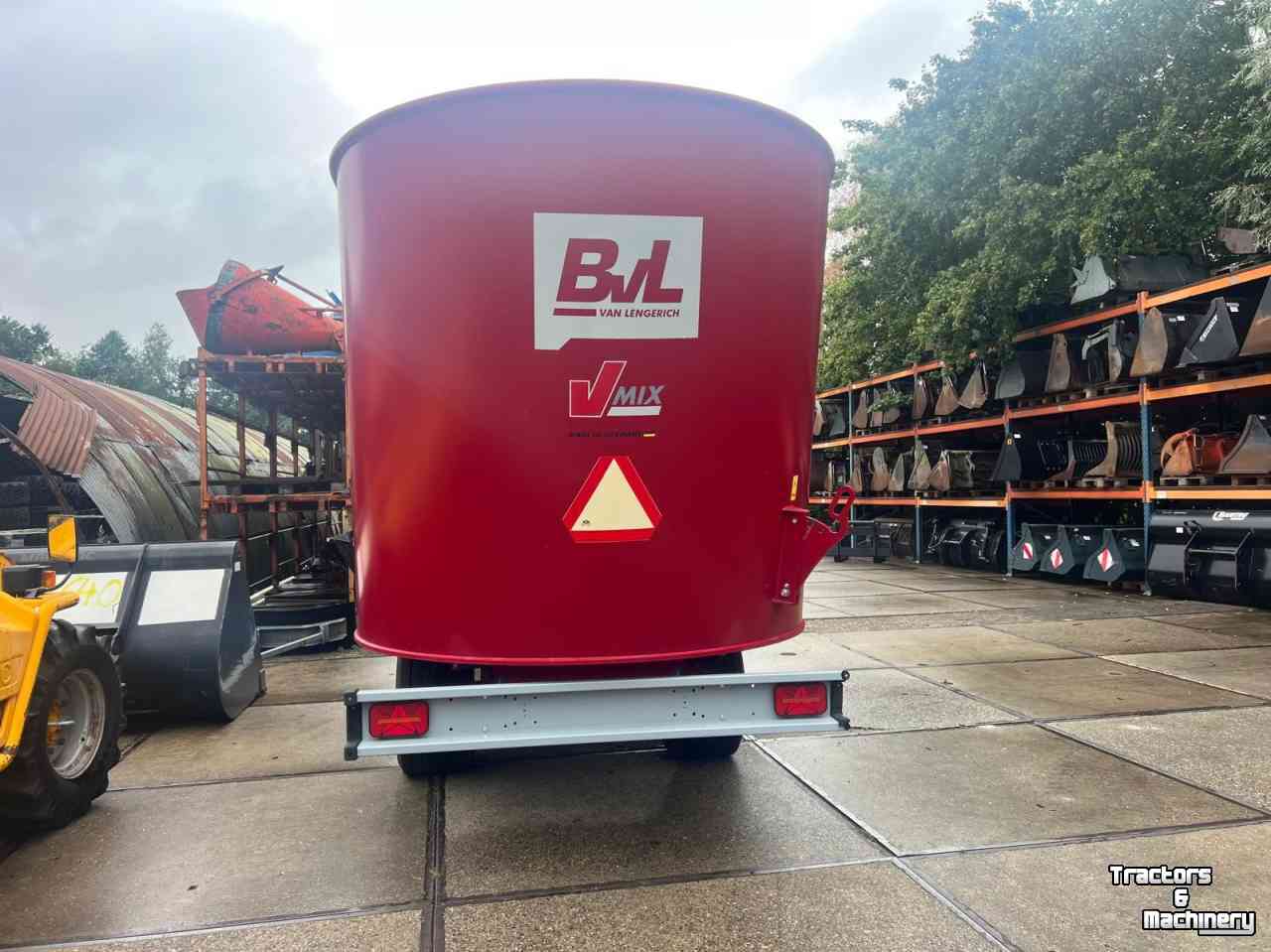 Voerverdeelwagen  / Voerdoseerwagen BVL Vmix plus 24-2S