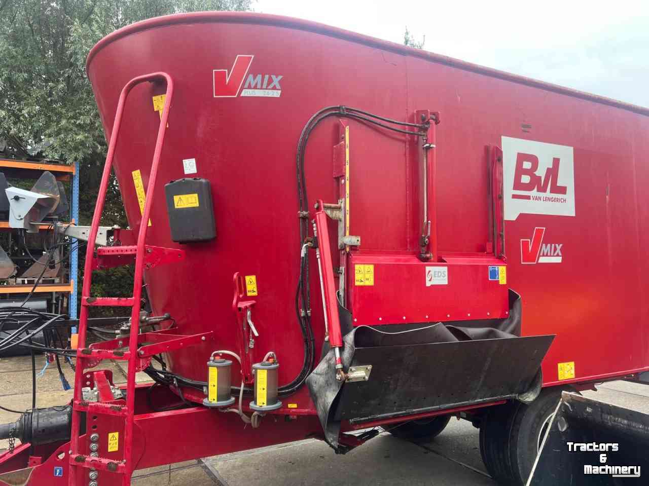 Voerverdeelwagen  / Voerdoseerwagen BVL Vmix plus 24-2S