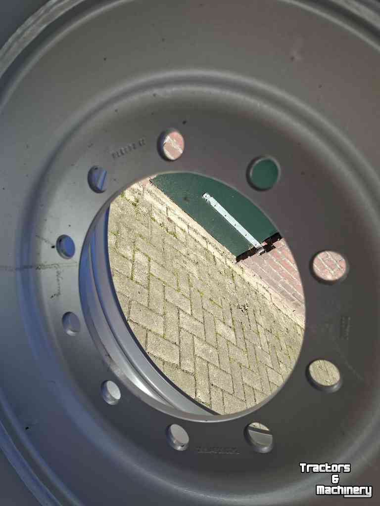 Wielen, Banden, Velgen & Afstandsringen Vredestein Nieuwe Vredestein Flotation trac 650/65R26.5 kipper/kieper/dumper banden op velg 650/55R26.5