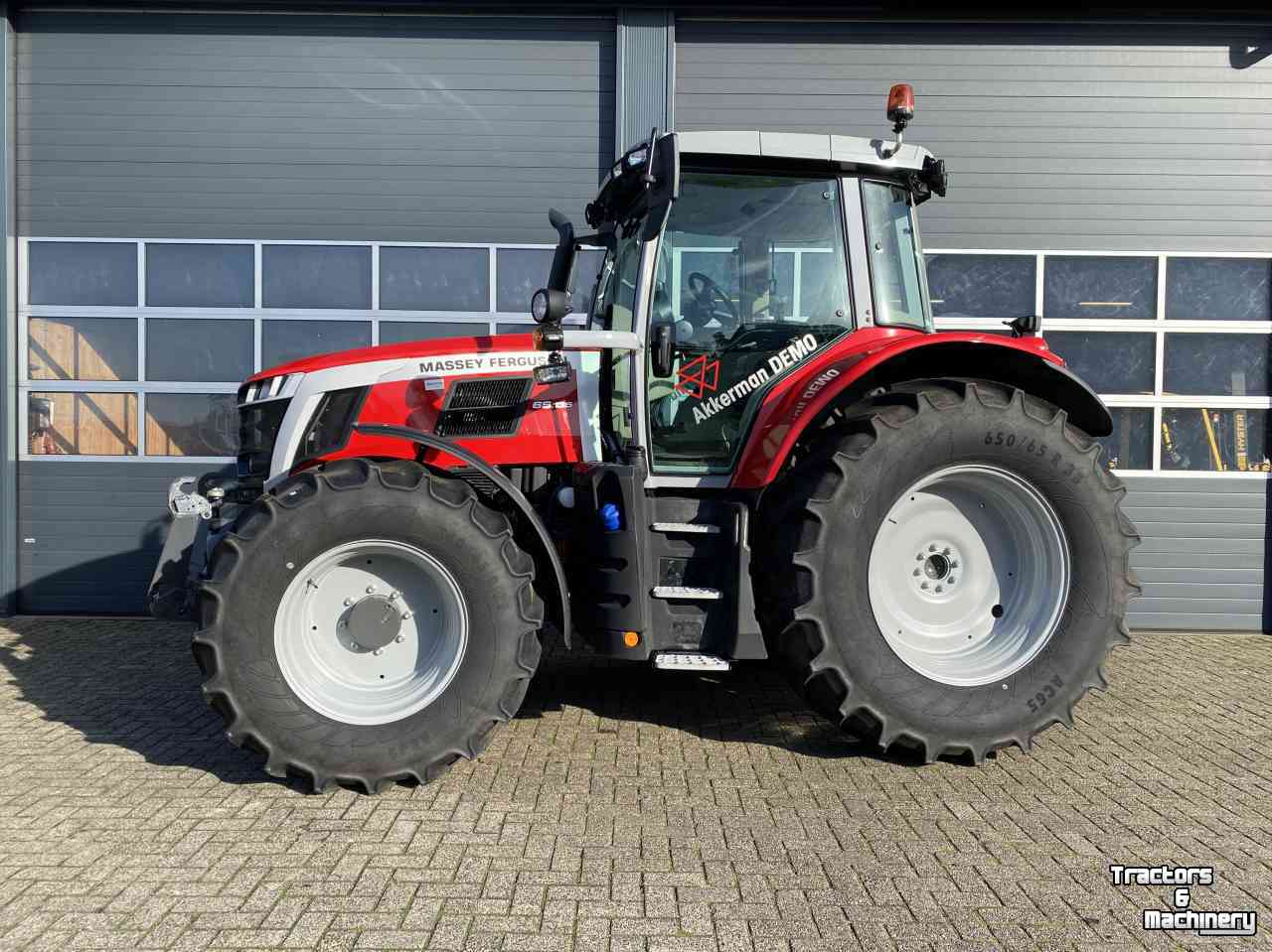 Tractor / Trekker Massey Ferguson 6s.135 Dyna6 Efficient