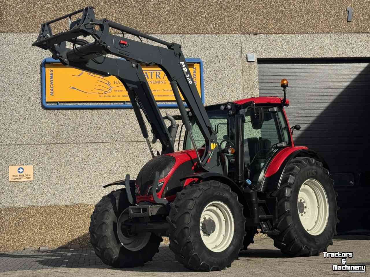 Tractor / Trekker Valtra N 134Active Hitech vol geveerd lucht Frontlader Manip 120  3692u