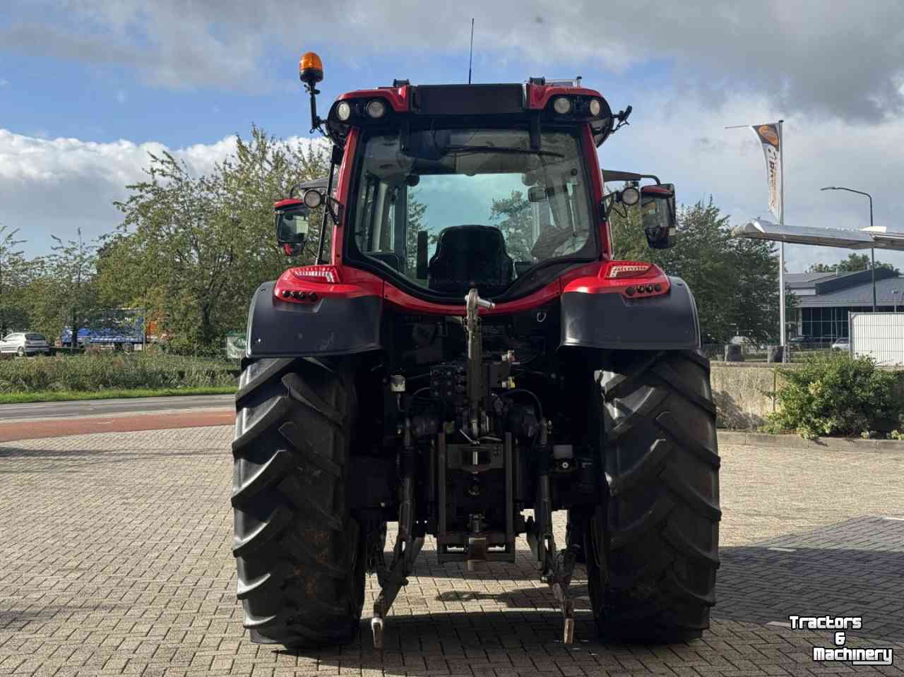 Tractor / Trekker Valtra N 134Active Hitech vol geveerd lucht Frontlader Manip 120  3692u