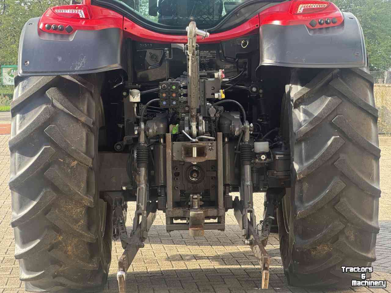 Tractor / Trekker Valtra N 134Active Hitech vol geveerd lucht Frontlader Manip 120  3692u