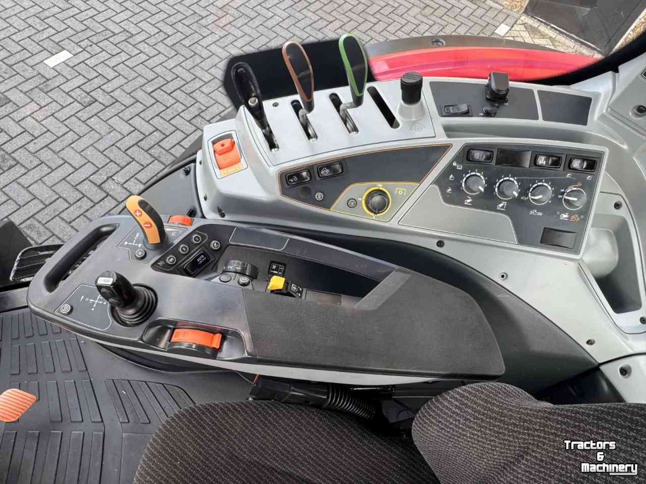 Tractor / Trekker Valtra N 134Active Hitech vol geveerd lucht Frontlader Manip 120  3692u