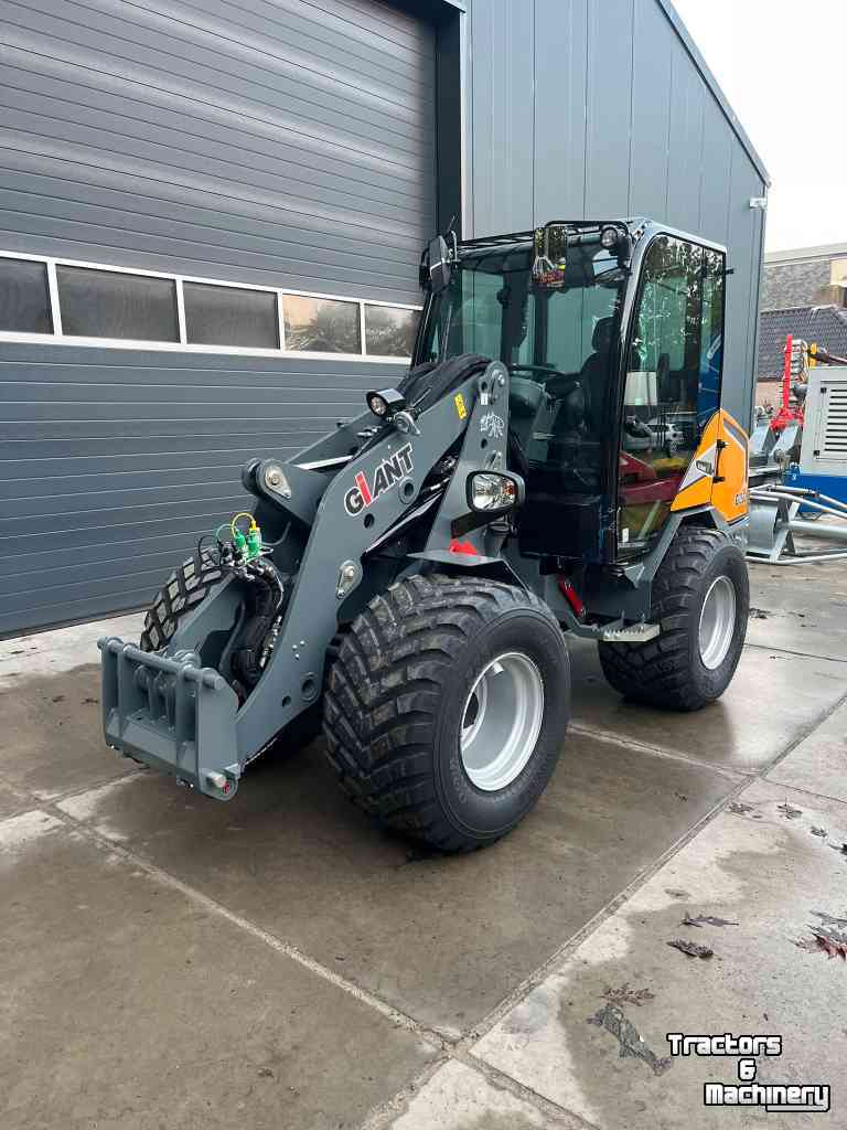 Shovel / Wiellader / Kniklader Giant G3500 mini shovel kniklader