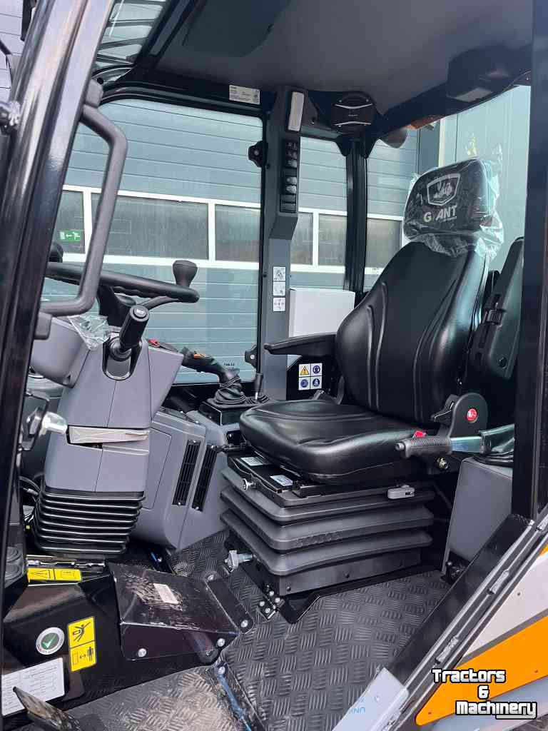 Shovel / Wiellader / Kniklader Giant G3500 mini shovel kniklader