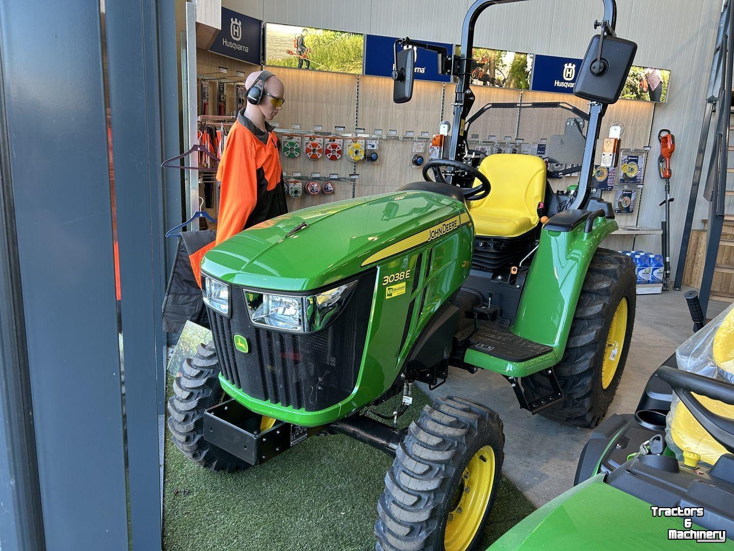 Smalspoor tractor John Deere 3038E