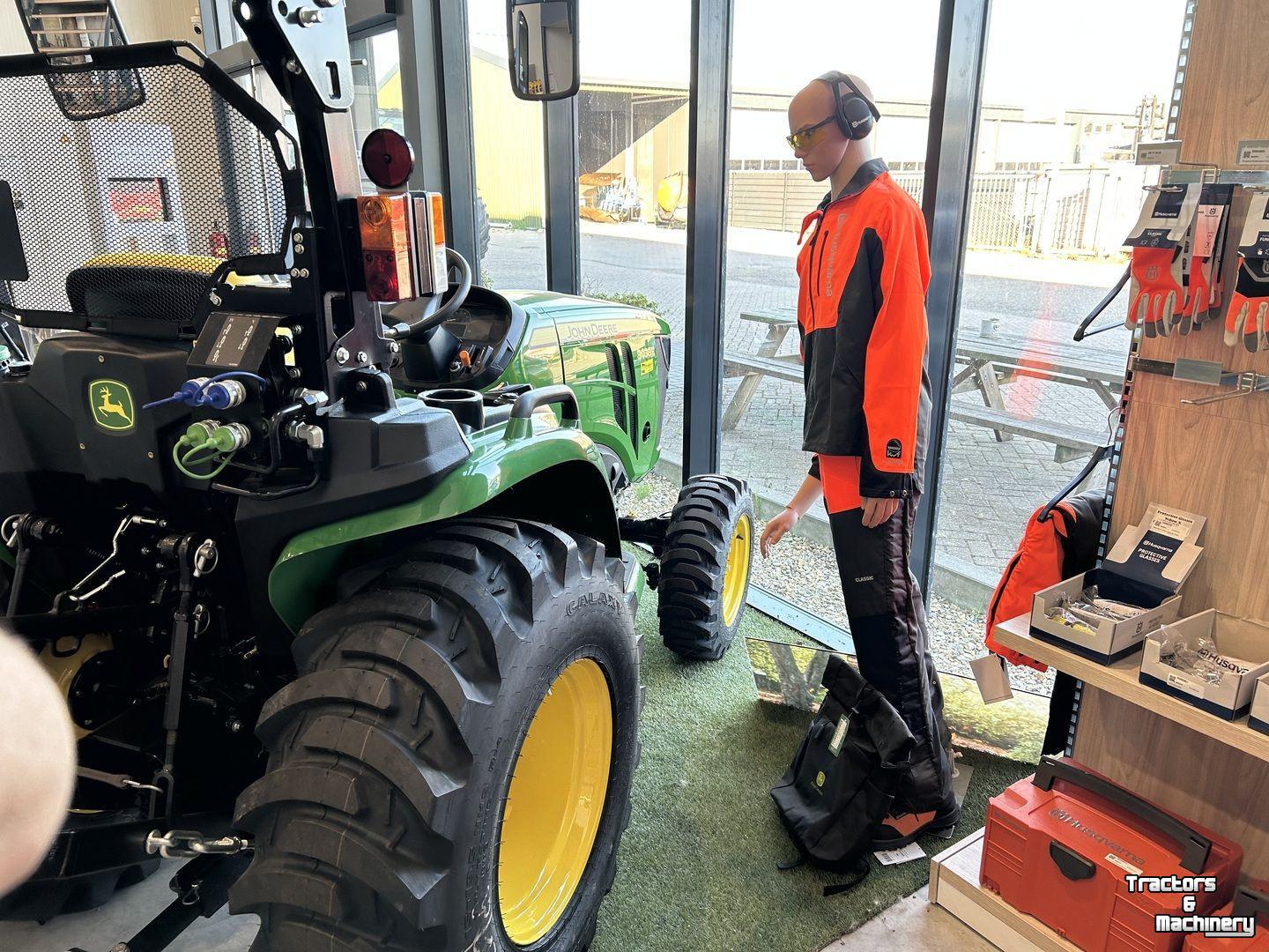 Smalspoor tractor John Deere 3038E