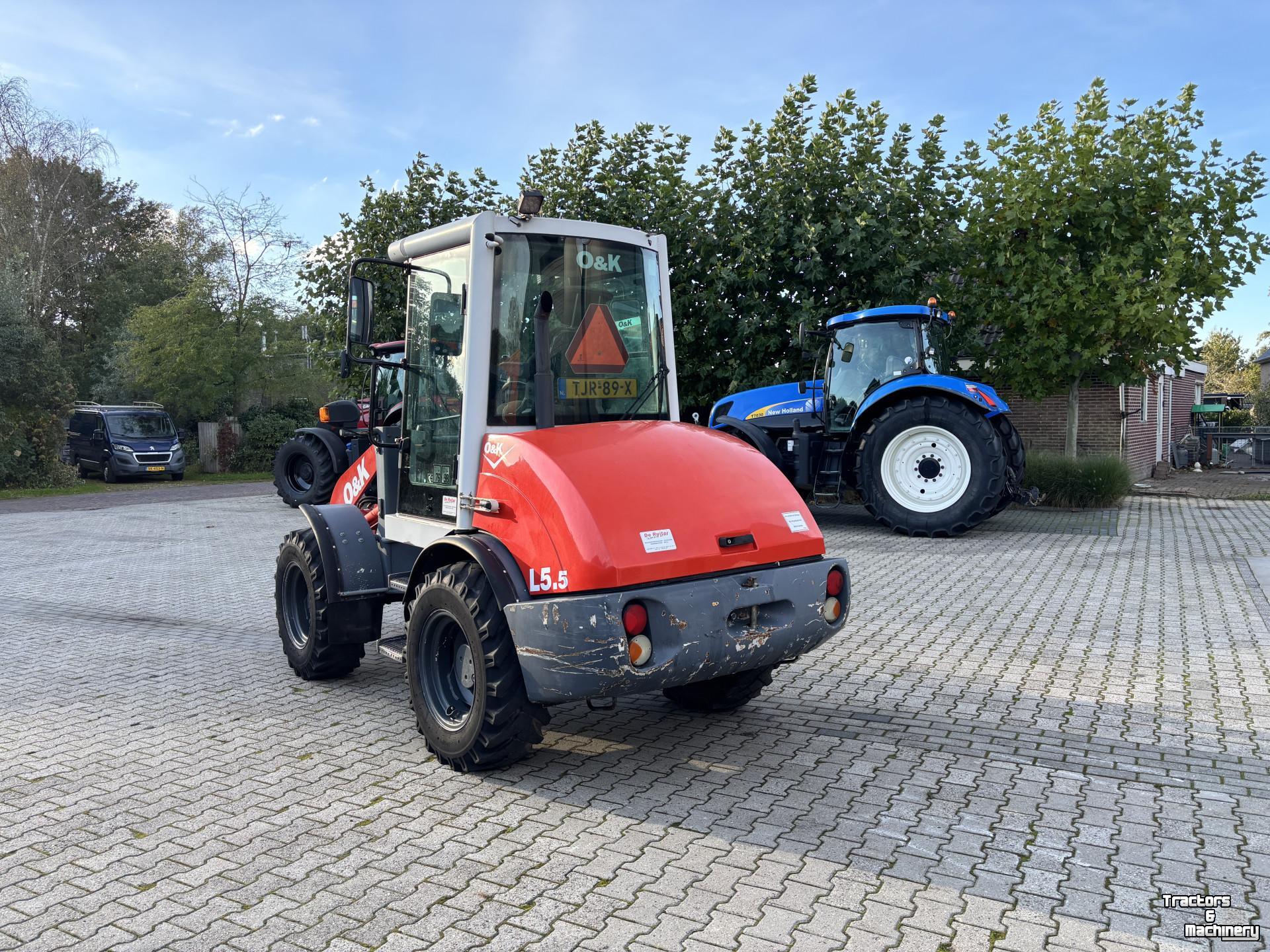 Shovel / Wiellader / Kniklader O&K L5.5 Shovel met Bak en Palletbord.