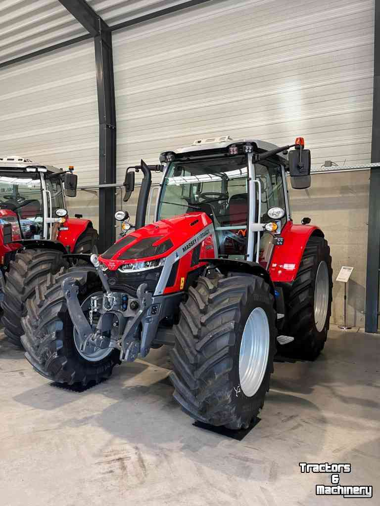 Tractor / Trekker Massey Ferguson 5S.145 Dyna-VT