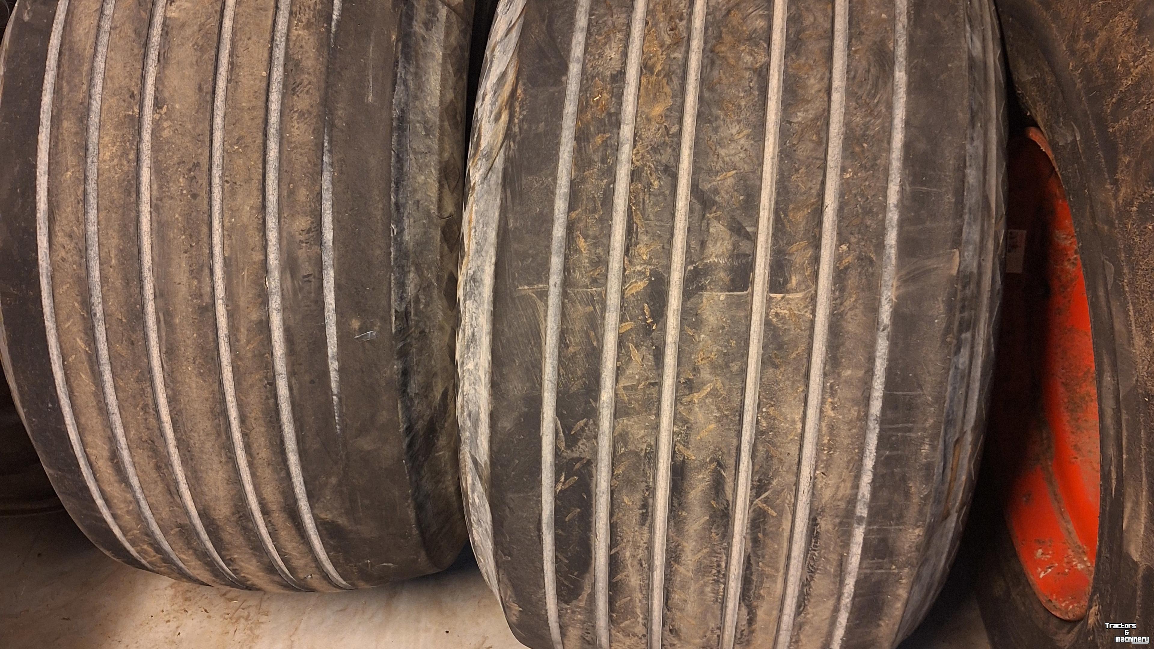 Wielen, Banden, Velgen & Afstandsringen  Onbekend 550/60x22.5 buitenbanden