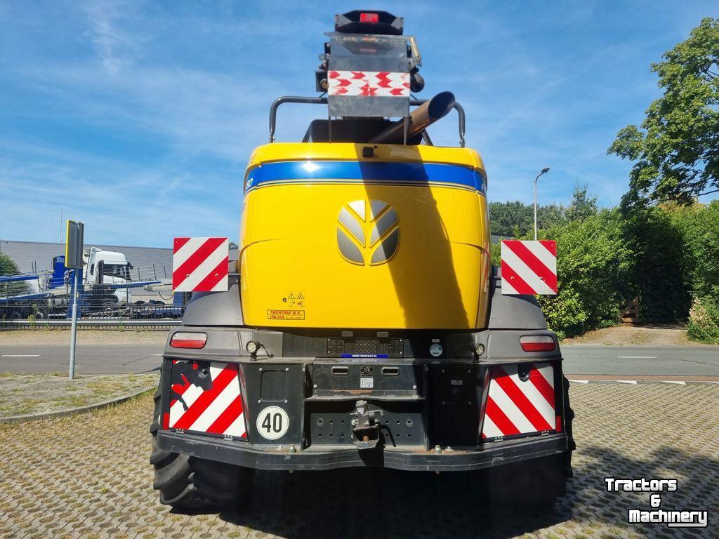 Veldhakselaar New Holland FR 780