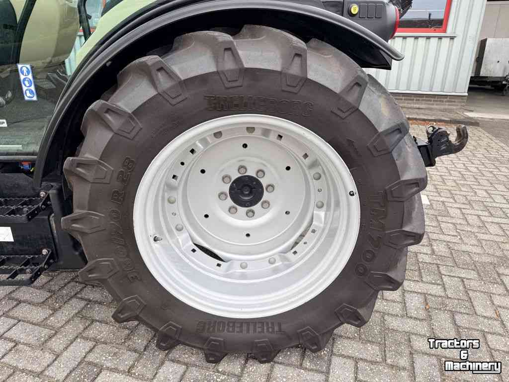 Smalspoor tractor Case Quantum 110N Stage V Cab CAT 4