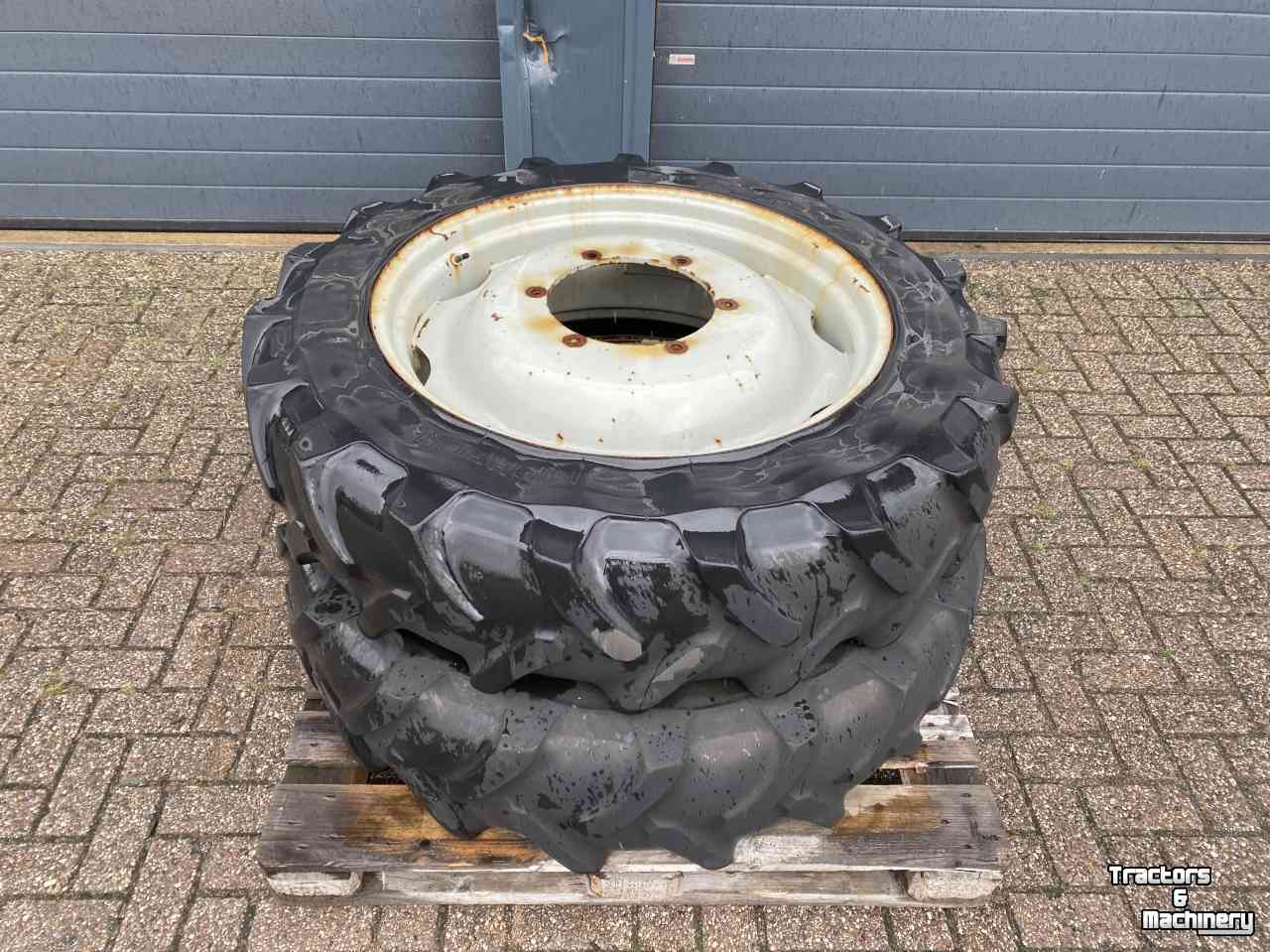 Wielen, Banden, Velgen & Afstandsringen Michelin 12.4R32 op 6 gaats velg