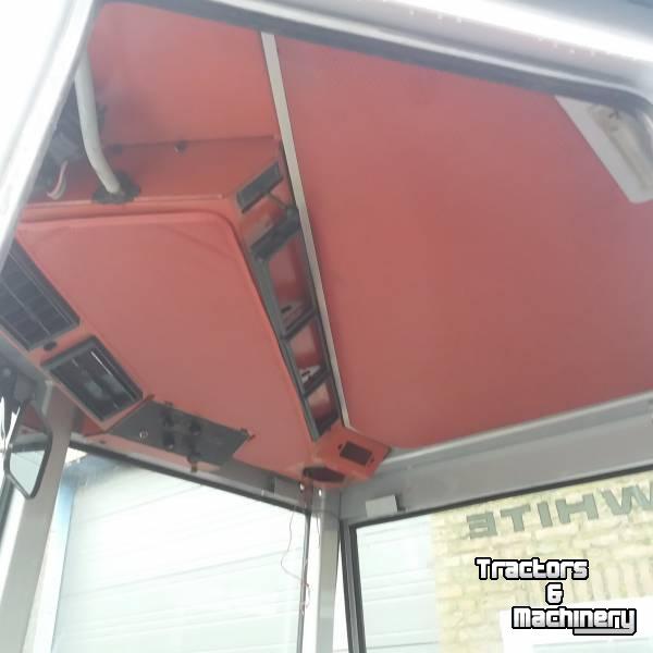 Tractor / Trekker White 2-135