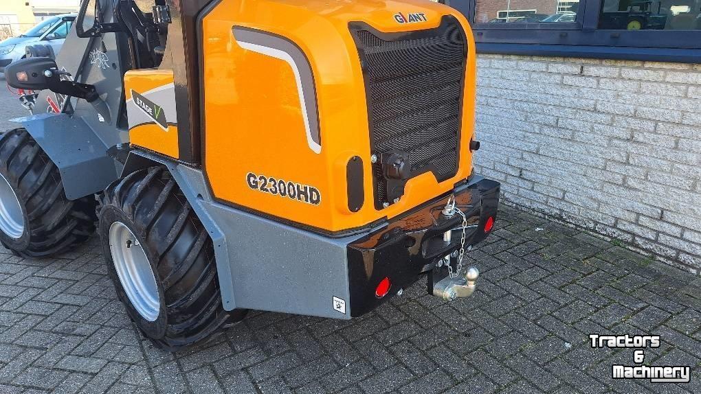 Shovel / Wiellader / Kniklader Giant G2300HD