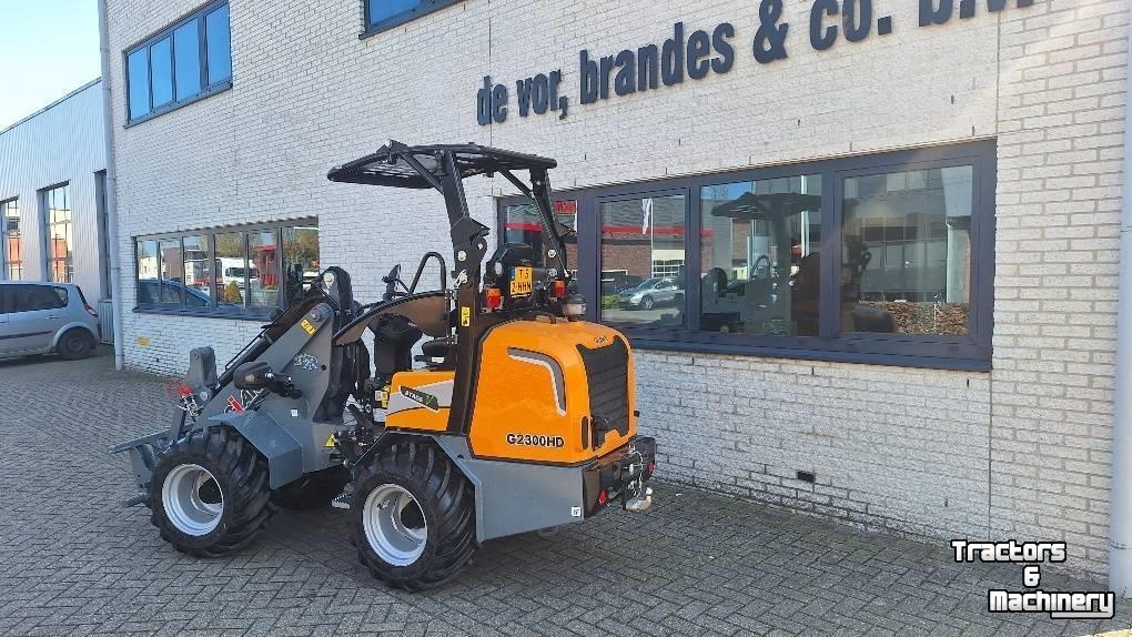 Shovel / Wiellader / Kniklader Giant G2300HD