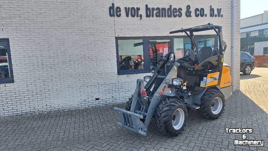 Shovel / Wiellader / Kniklader Giant G2300HD