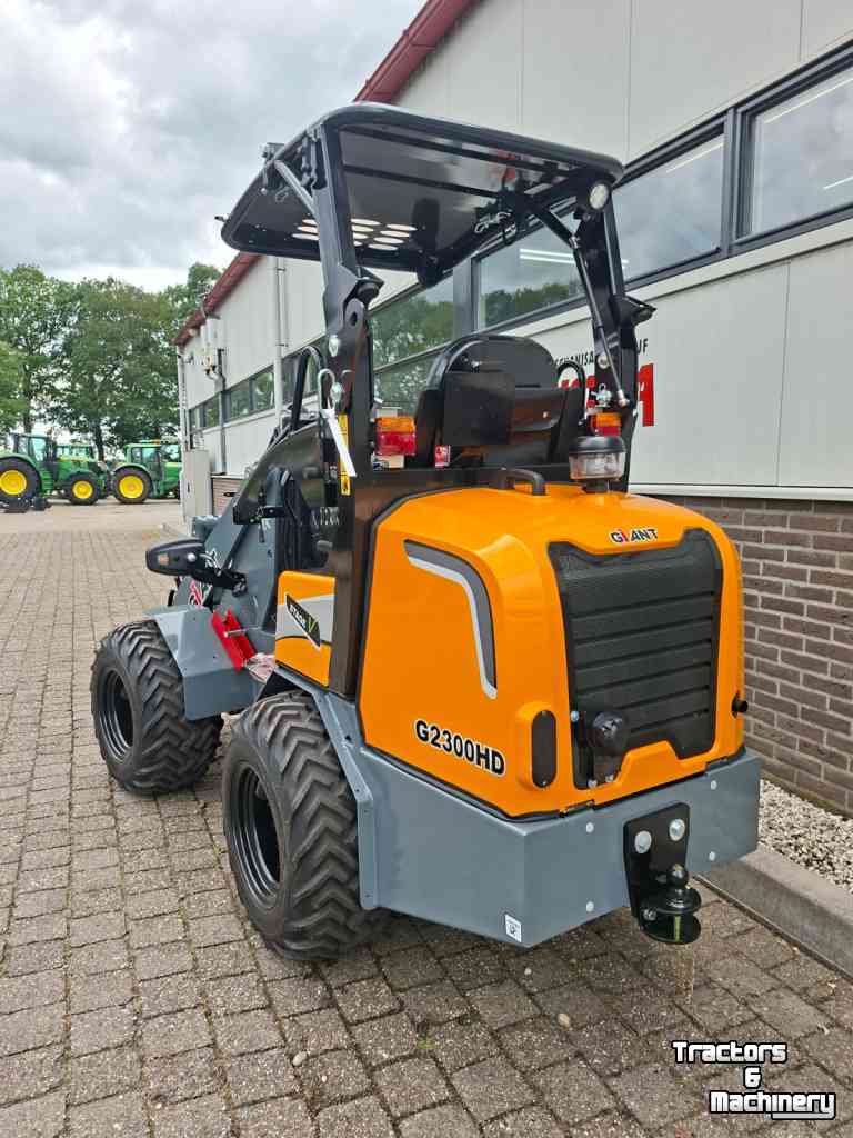 Shovel / Wiellader / Kniklader Giant G2300HD -54586-