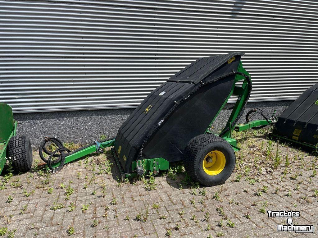 Veegmachine John Deere TC125