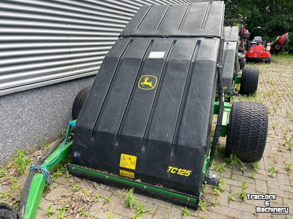 Veegmachine John Deere TC125