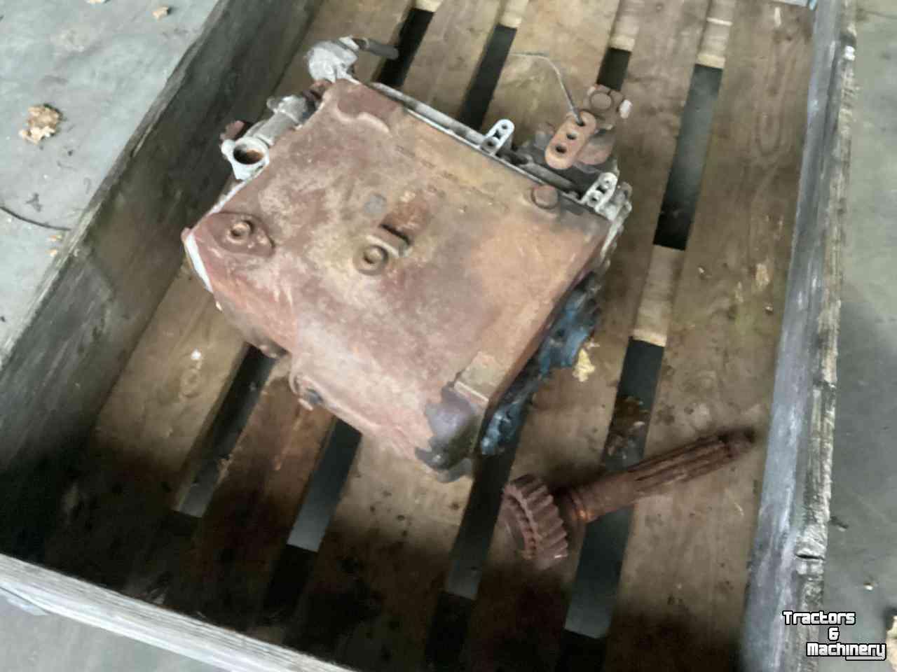 Diverse gebruikte onderdelen  ZF ZF S5 - 35/2 versnellingsbak voor wormpomp