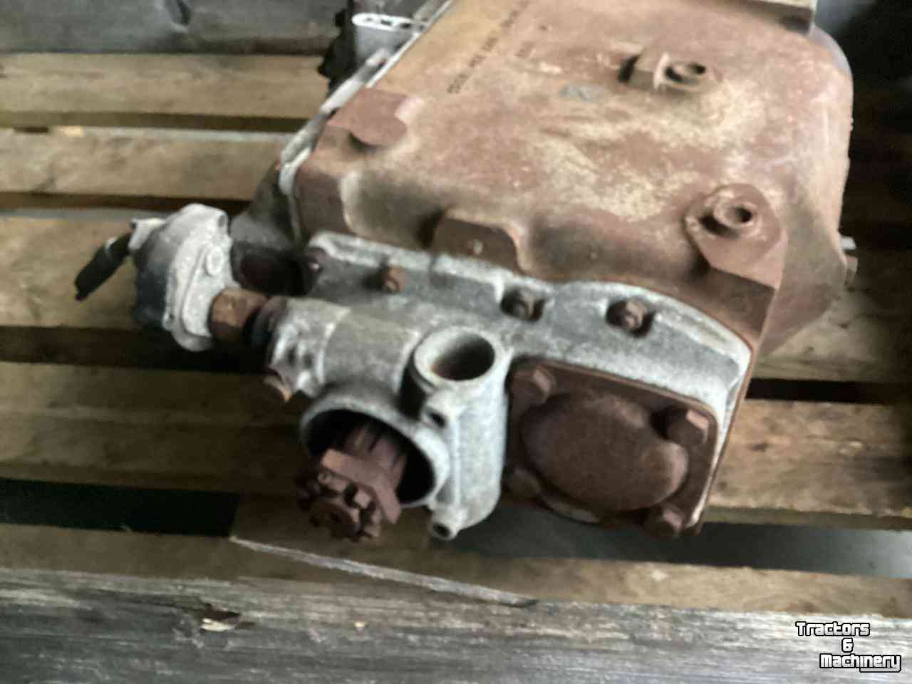 Diverse gebruikte onderdelen  ZF ZF S5 - 35/2 versnellingsbak voor wormpomp