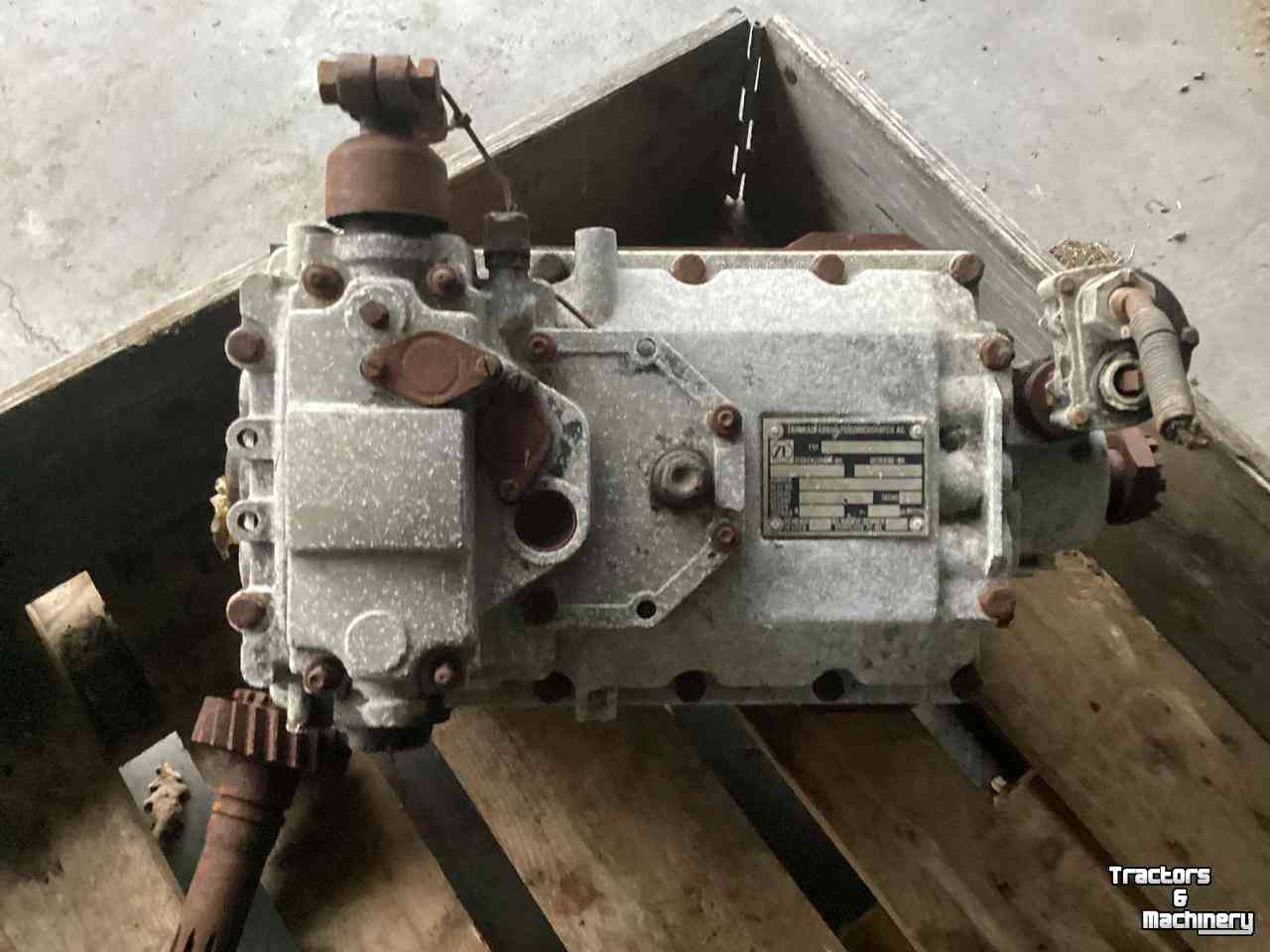 Diverse gebruikte onderdelen  ZF ZF S5 - 35/2 versnellingsbak voor wormpomp