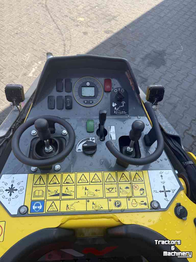 Schranklader / Skid Steer Lader Wacker Neuson SM 100