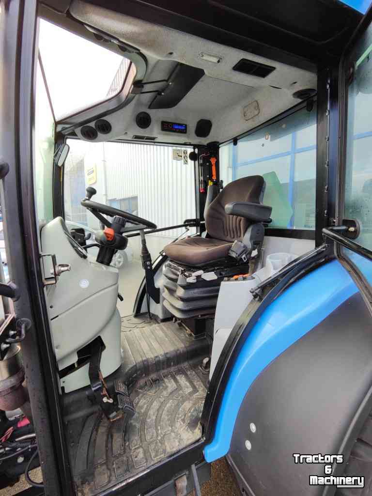 Traktoren New Holland Boomer 3050 Turbo CVT
