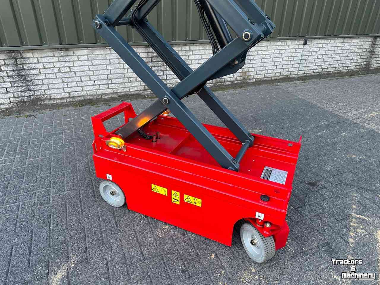 Hoogwerker Magni ES0607DC schaarhoogwerker Nieuw staat Magni schaarlift, van Bj 2022,