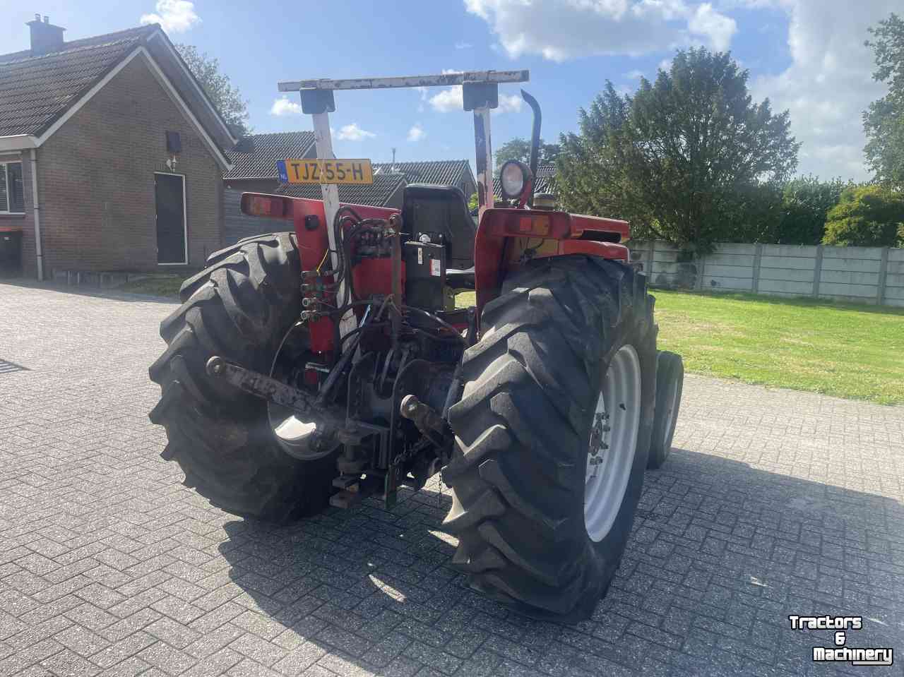 Tractor / Trekker Massey Ferguson 385
