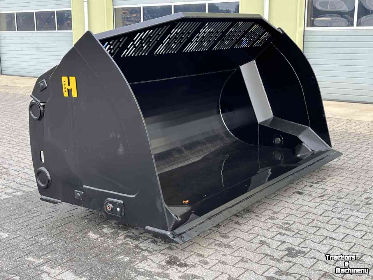 Hoogkipbakken  Hoogkiepbak shovel 4000 ltr