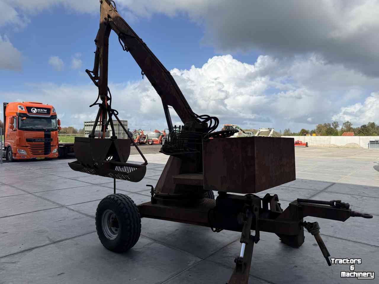 Overige bouwmachines, grondverzetmachines en toebehoren Bazzoli Landbouwkraan , getrokken kraan
