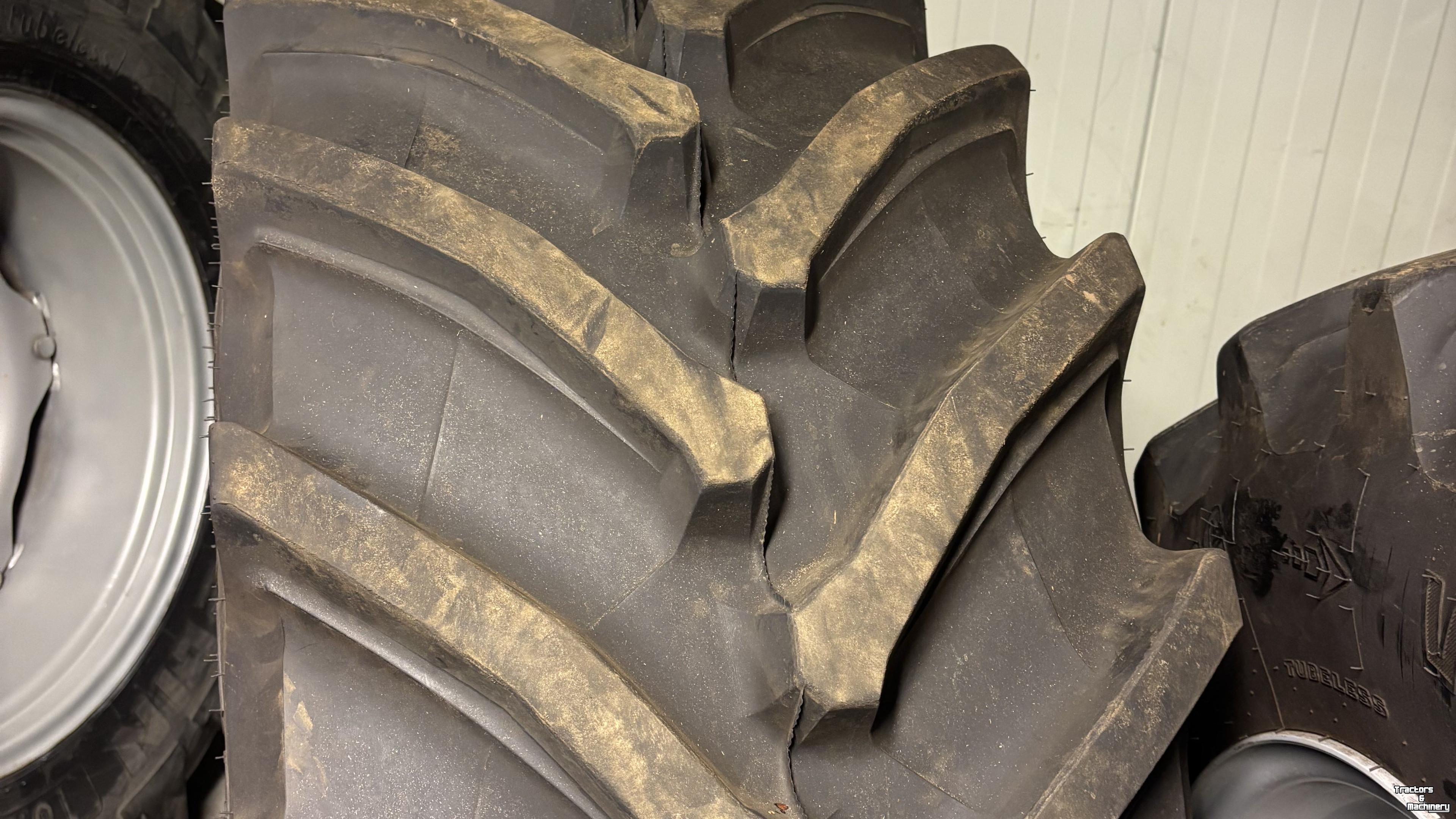 Wielen, Banden, Velgen & Afstandsringen Trelleborg TRELLEBORG VF 520/60R28 cpl wielen