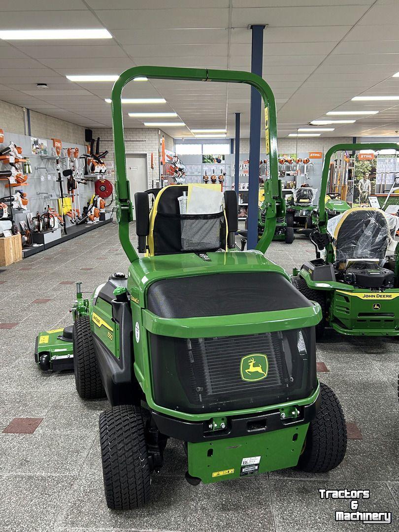 Zitmaaier John Deere 1550