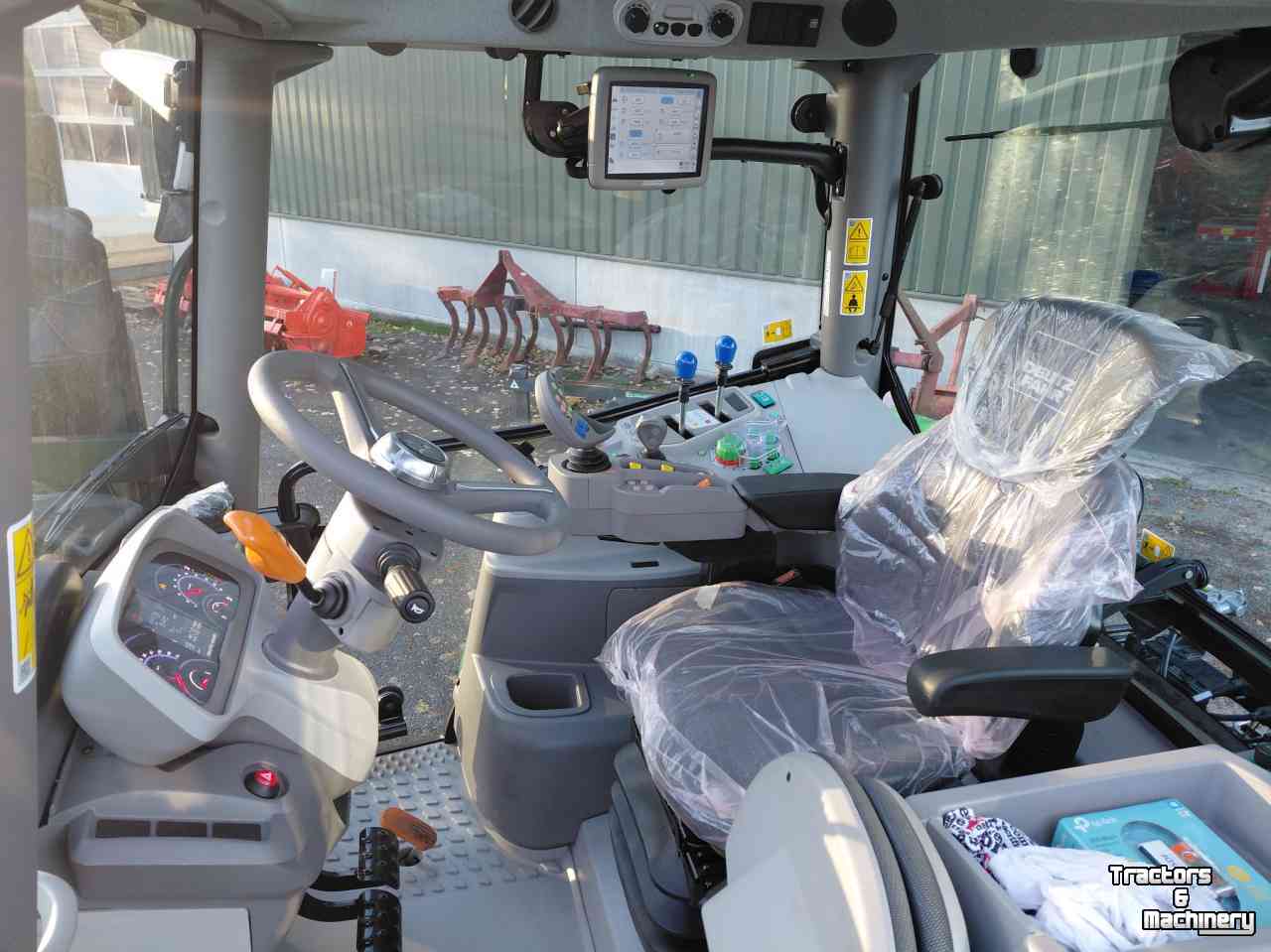 Tractor / Trekker Deutz-Fahr 6135C TTV demo