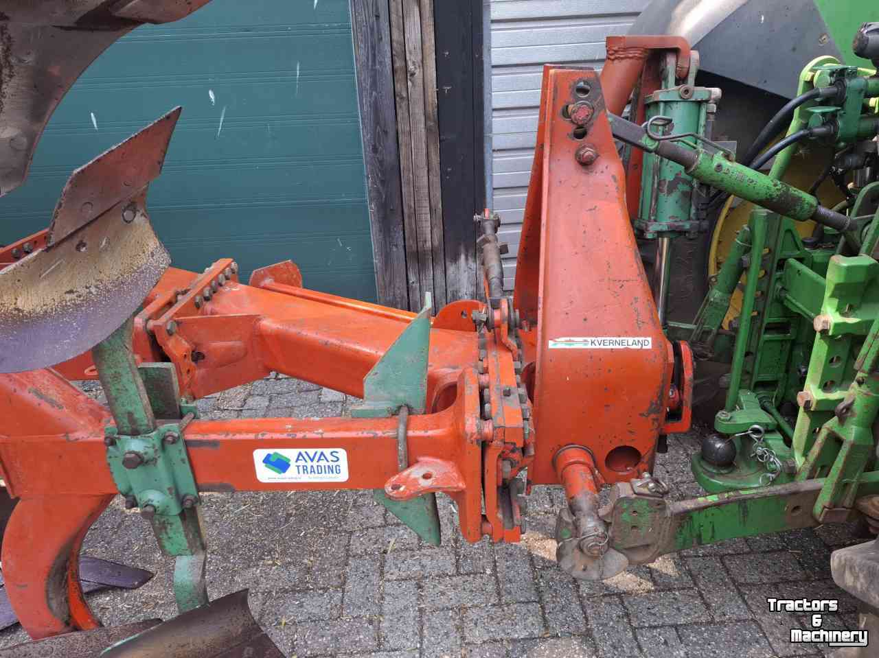 Ploegen Kverneland EG 160 - 3 schaar wentelploeg ploeg steenbeveiliging 2 schaar
