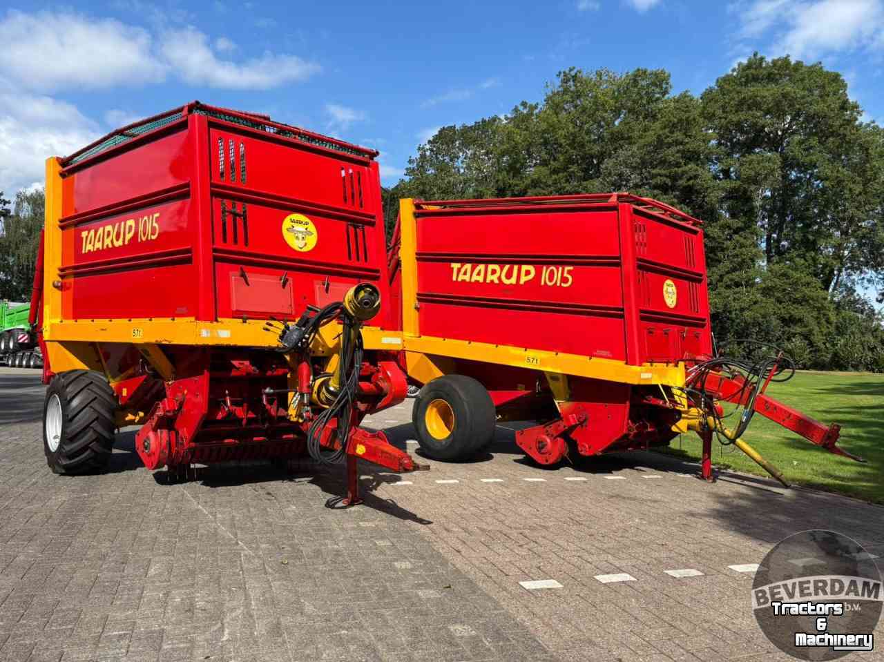 Opraapwagen Taarup 1015