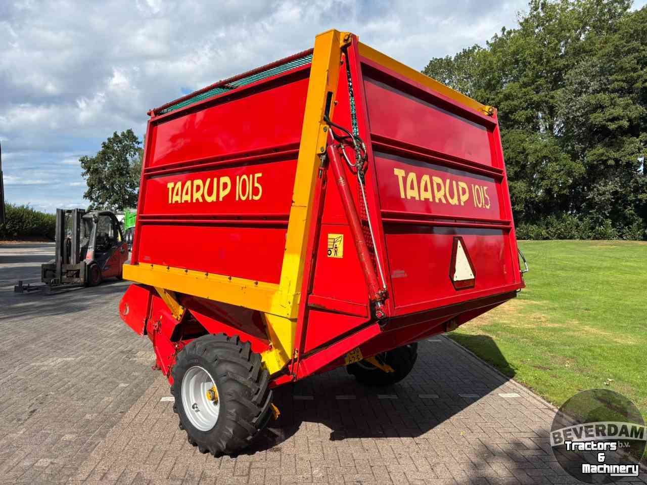 Opraapwagen Taarup 1015