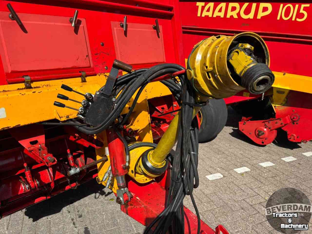 Opraapwagen Taarup 1015