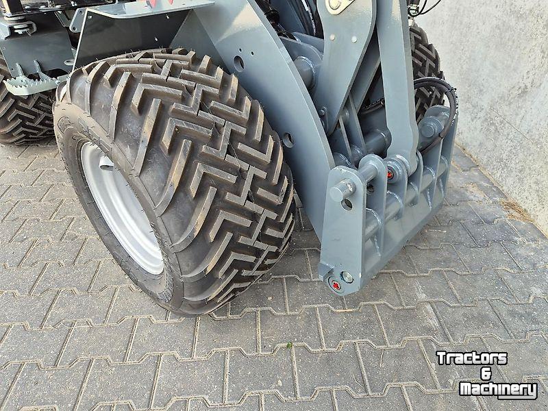 Shovel / Wiellader / Kniklader Giant G2700HD