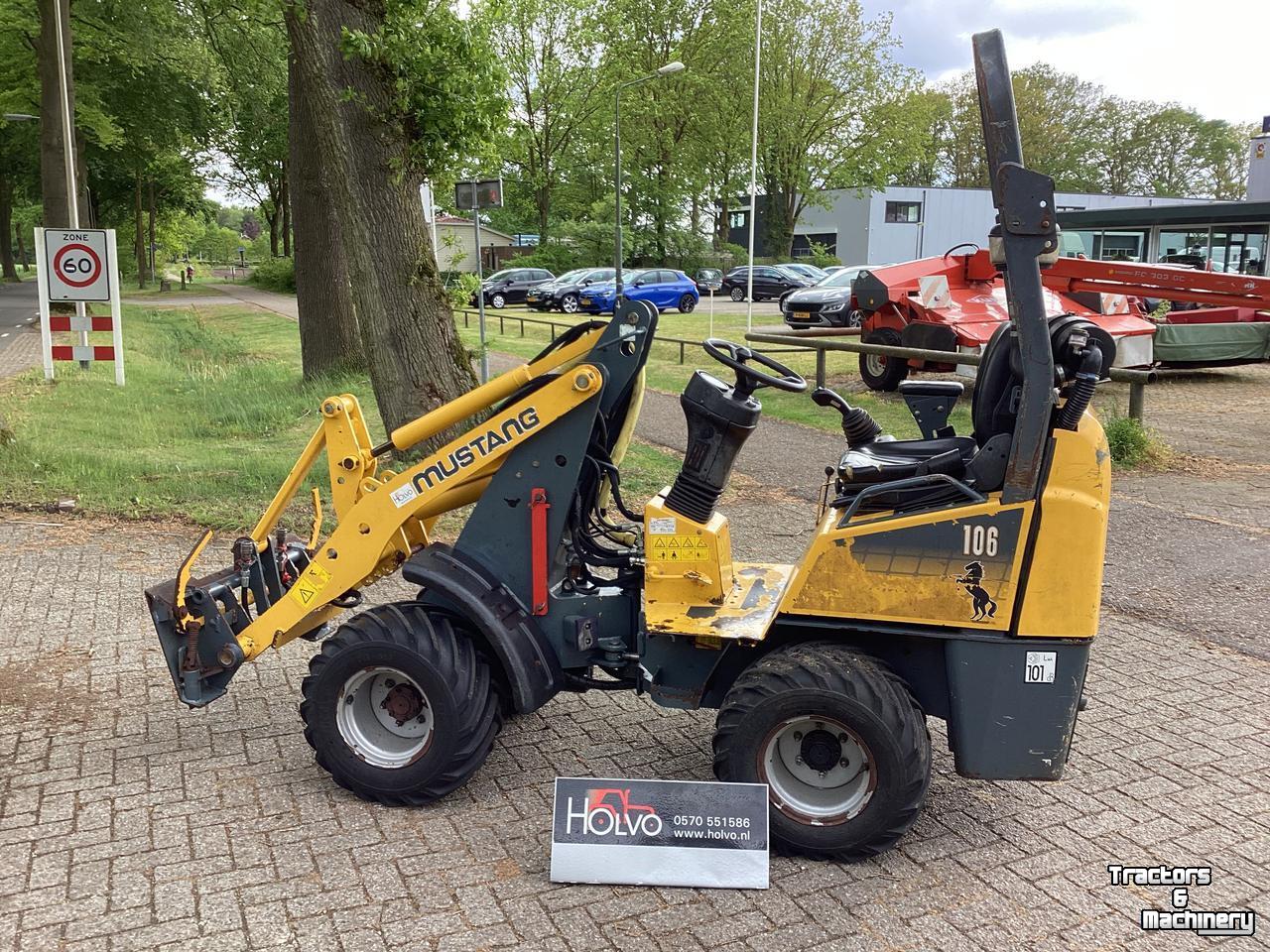 Shovel / Wiellader / Kniklader Mustang AL106