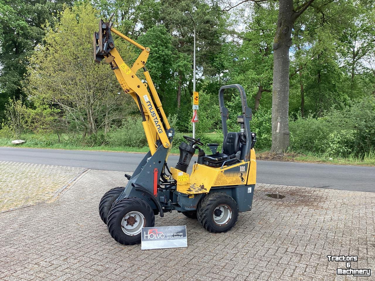 Shovel / Wiellader / Kniklader Mustang AL106
