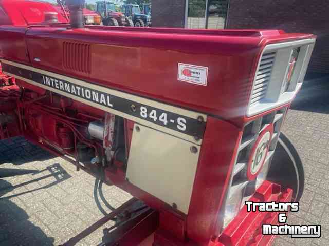 Traktoren International 844-S