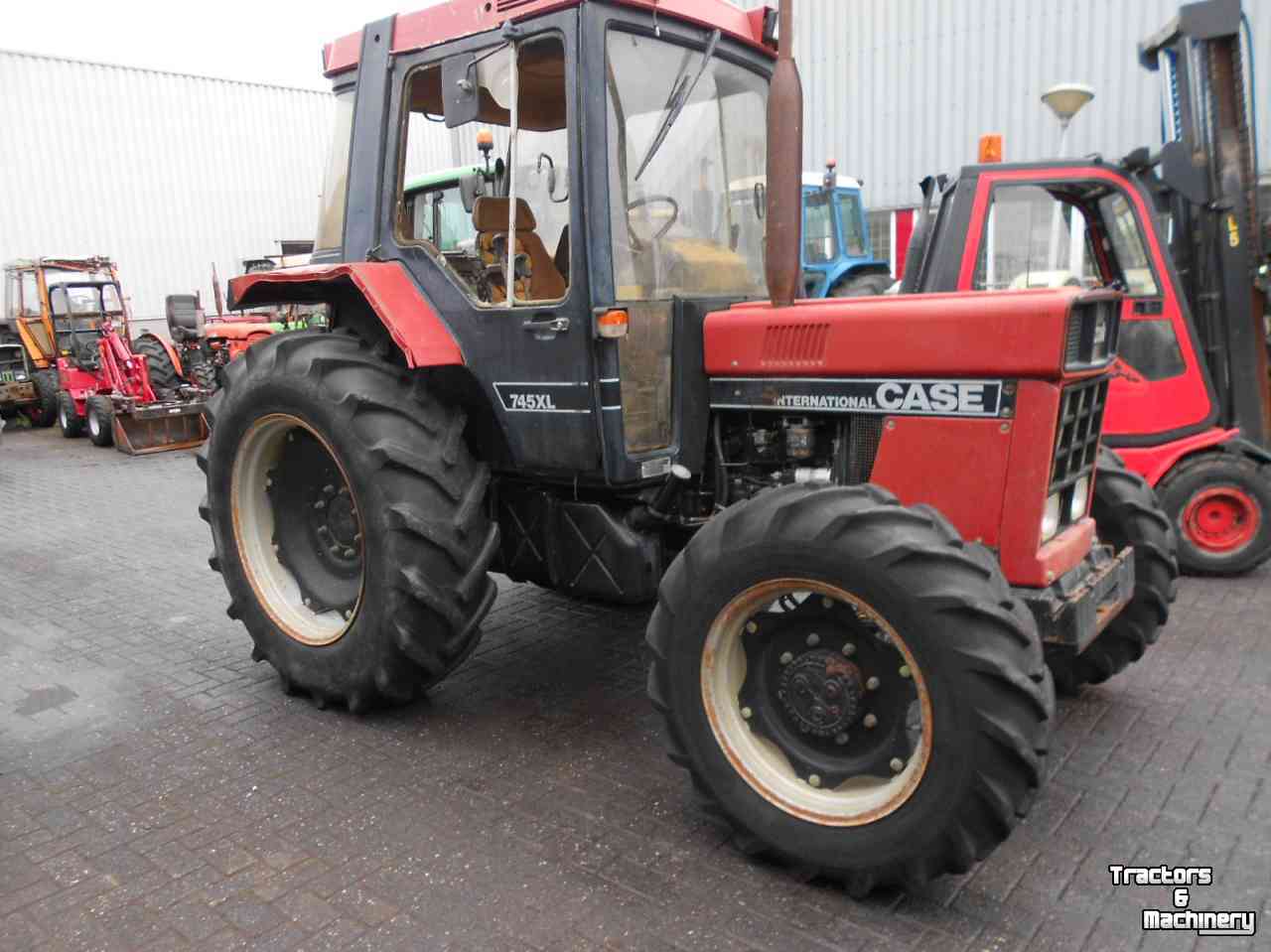 Tractor / Trekker Case-IH 745 xla